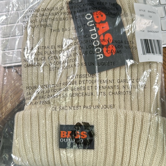 BASS OUTDOOR Women's Large Gauge Knit Beanie Hat One Size - Picture 2 of 4